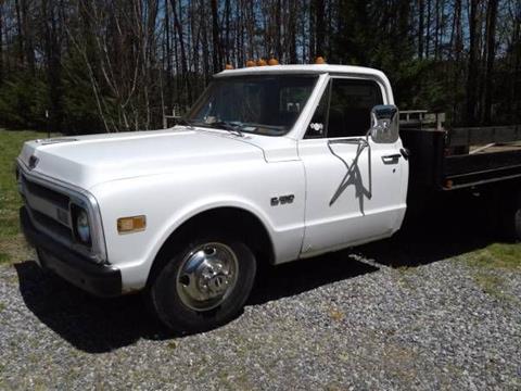 1970 chevy c30 towing capacity