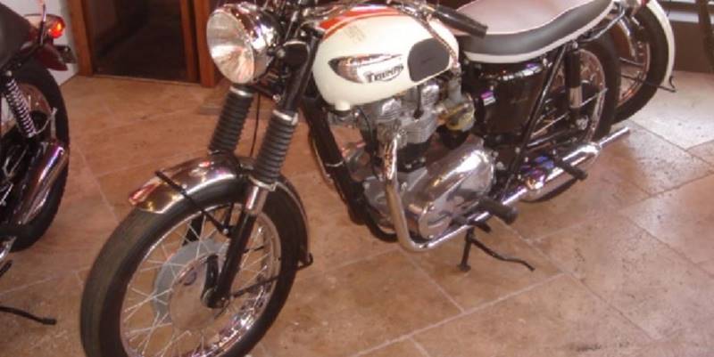 1966 Triumph Bonneville 650 1